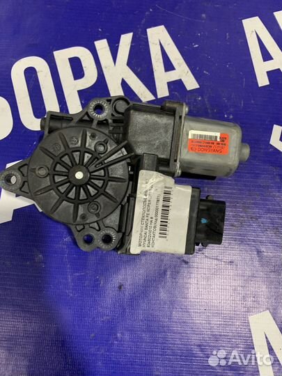 Моторчик стеклоподъемника Hyundai Santa FE Хендай