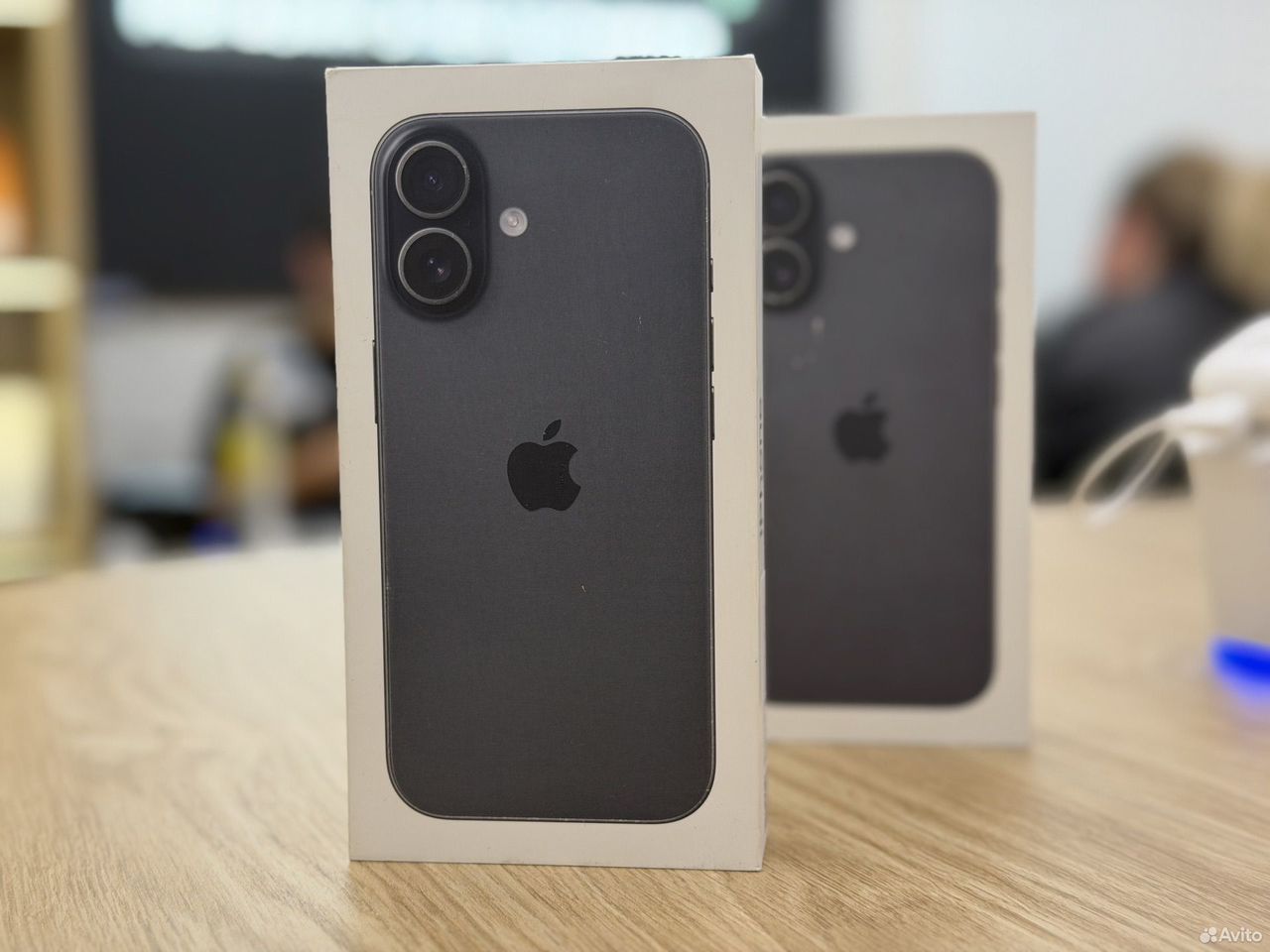 iPhone 17, 256 ГБ, SIM + eSIM