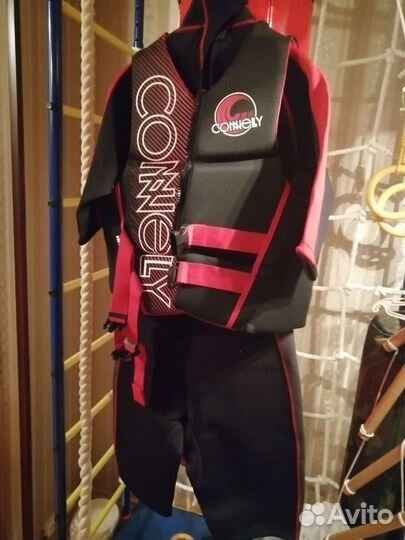 Гидрокостюм