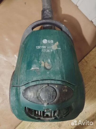 Пылесос LG 1300