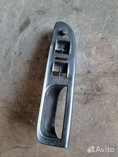 Накладка обшивки передний Volkswagen Passat B6