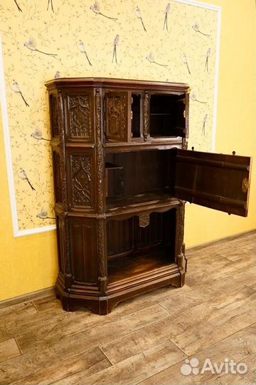 Старинный шкаф буфет готика антик лофт