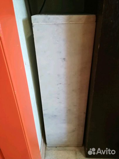 Мраморные тумбы под акустику