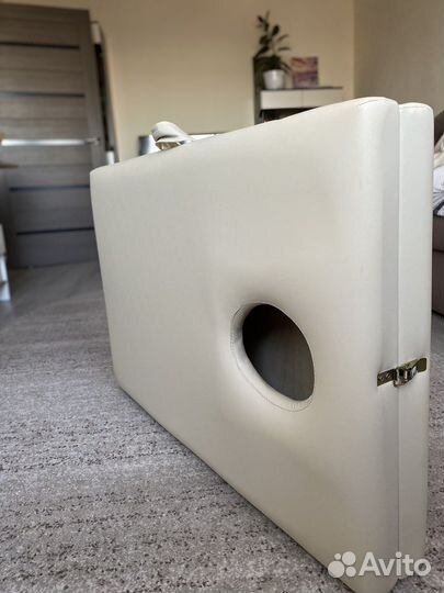 Массажная кушетка