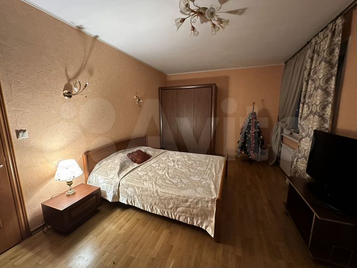 3-к. квартира, 80 м², 2/9 эт.