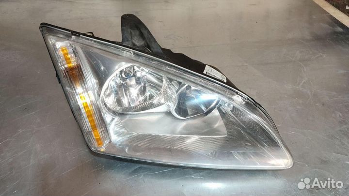 Фара правая Ford Focus 2 2008 4M5113W029AF