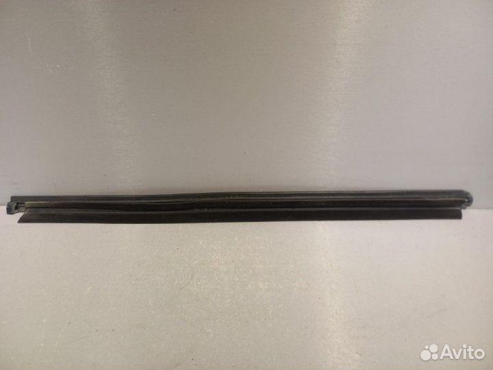 Молдинг стекла задний правый Renault Duster H4M438