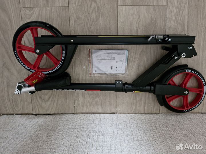 Самокат ferrari