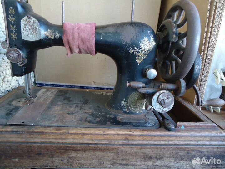Швейная машинка Зингер