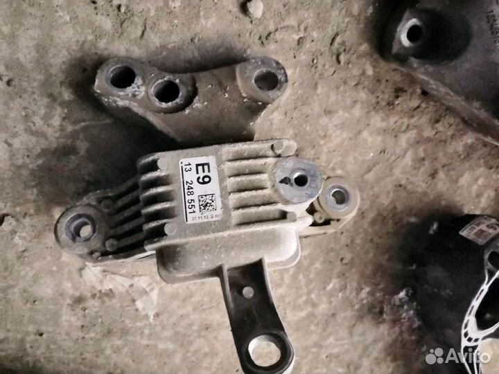 Подушка МКПП Chevrolet Cruze GM