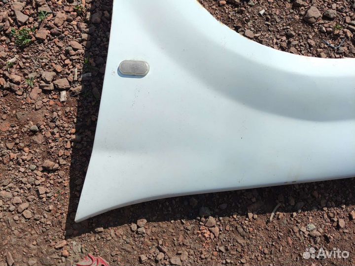 Крыло левое Renault Logan 1