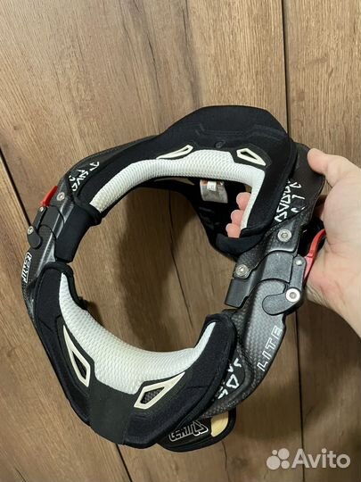 Leatt DBX Pro Lite carbon