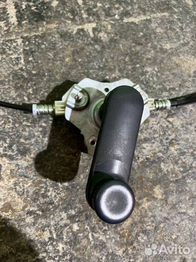 Стеклоподъемный механизм водительской двери