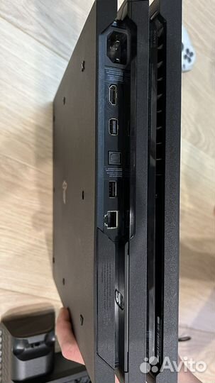 Sony playstation 4 PS4 pro 1tb(почти новый)