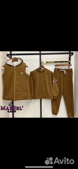 Женский спортивный костюм тройка