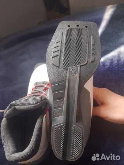 Лыжные ботинки классические размер 33