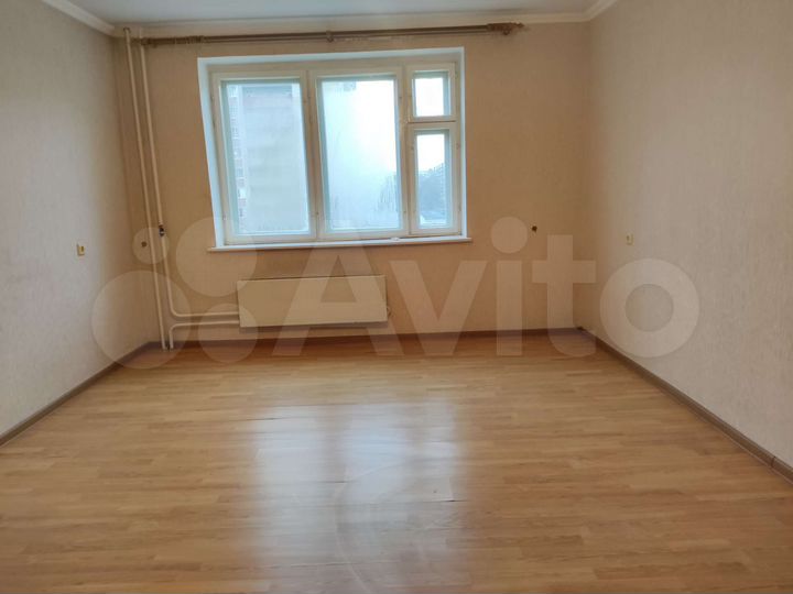 2-к. квартира, 64 м², 4/10 эт.