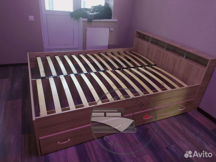 Кровать двухспальная с ящиками