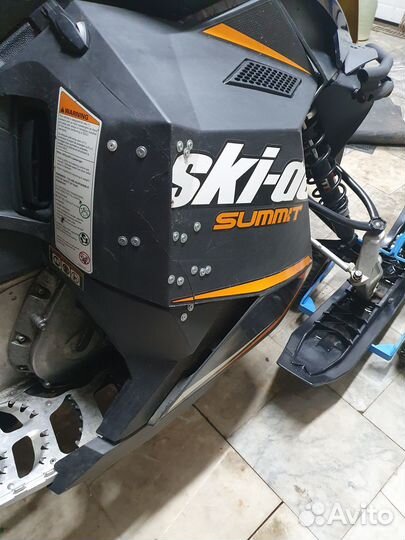 BRP Ski-doo Summit 154, 800