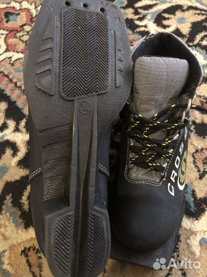 Лыжные ботинки