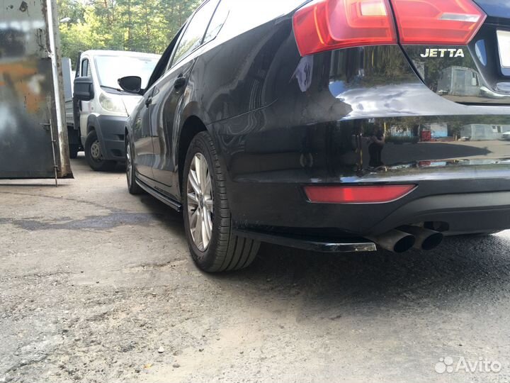Сплиттеры заднего бампера VW Jetta 6