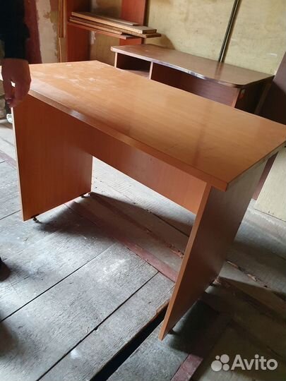 Письменный стол
