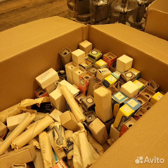 Радиолампы с хранения