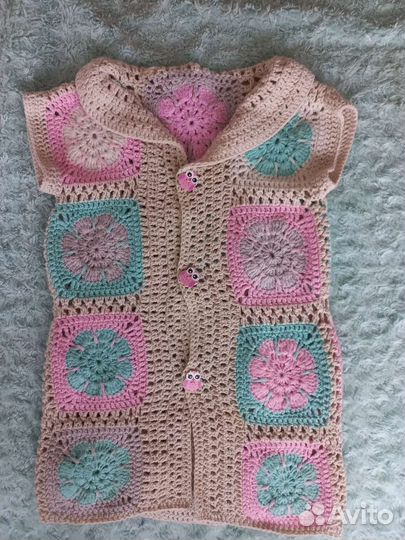 Жилет для девочки вязаный