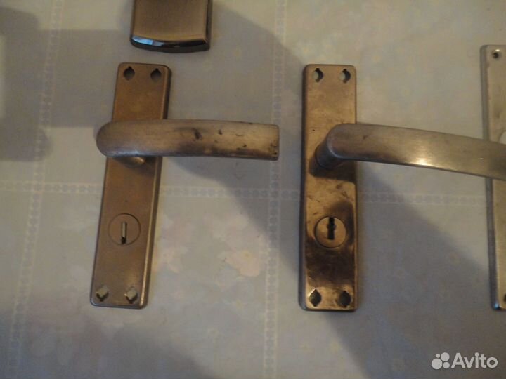 Замки,ручки,накладки для замков в ассортименте