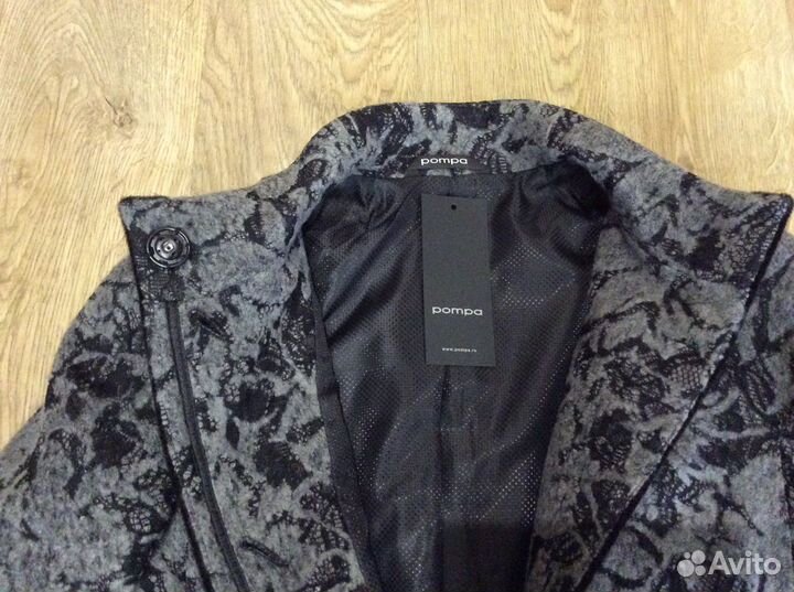 Пальто женское демисезонное Pompa р. 44 (новое)