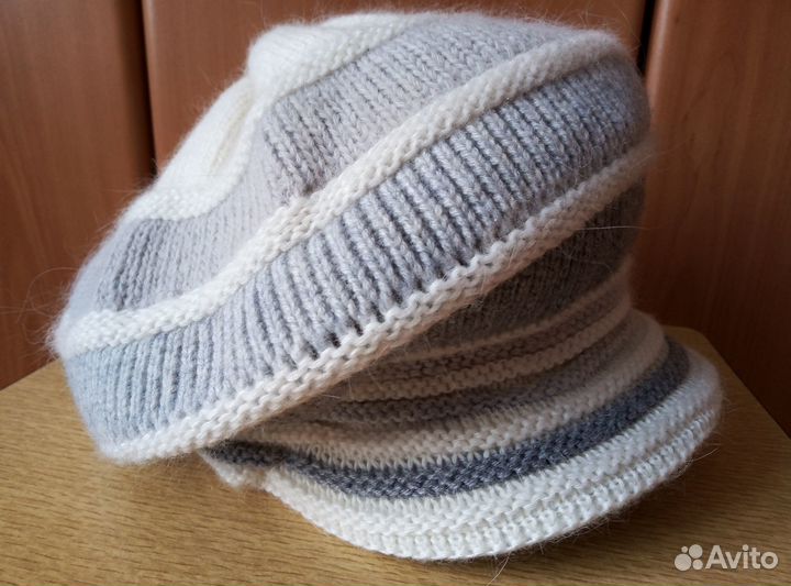 Берет с козырьком, кепка, косынка зимняя
