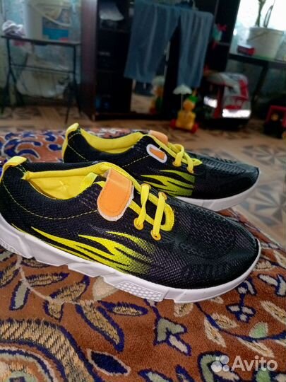 Кроссовки детские