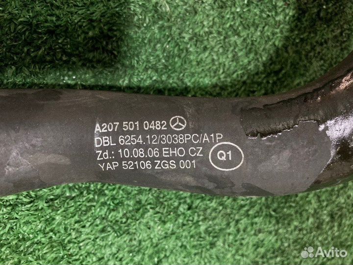 Патрубок радиатора нижний Mercedes-Benz E-Class