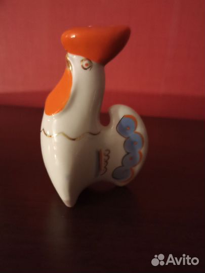 Статуэтка фарфор