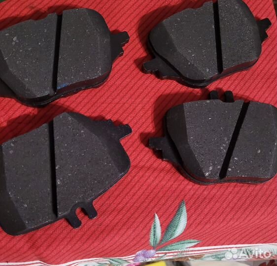 Тормозные колодки на Мерседес