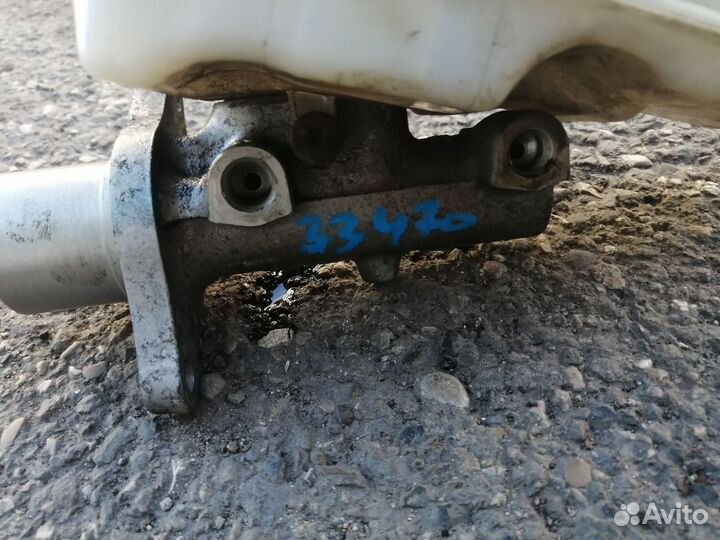 Главный тормозной цилиндр Ford Focus 2