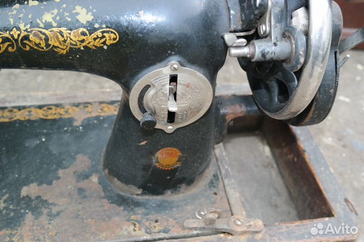 Продам швейню машинку