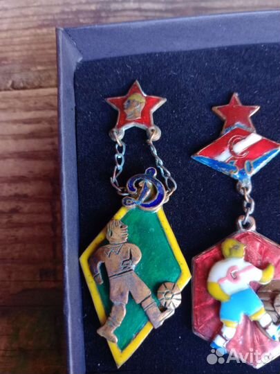 Знаки спортивные. Оригиналы