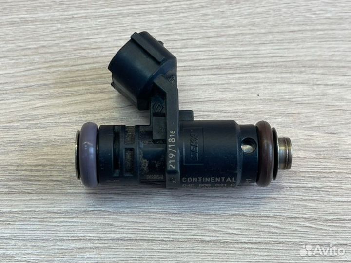 Форсунка топливная Skoda Rapid