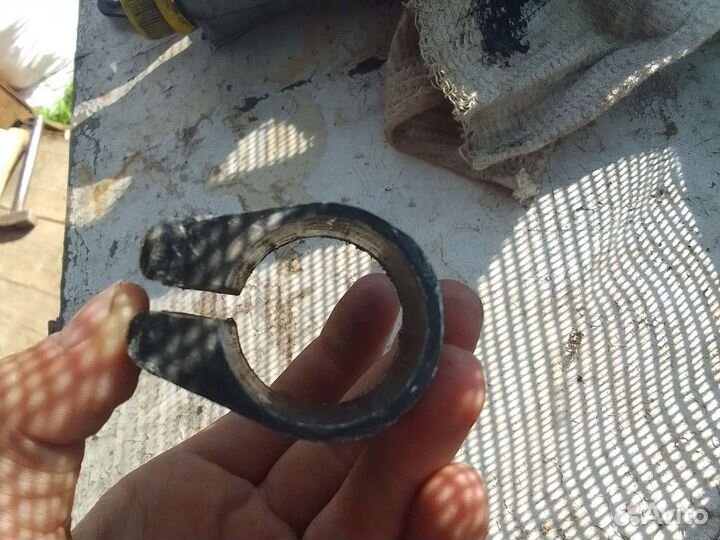 Вилка,зажим,блинчик,болт вилка сють гнутая