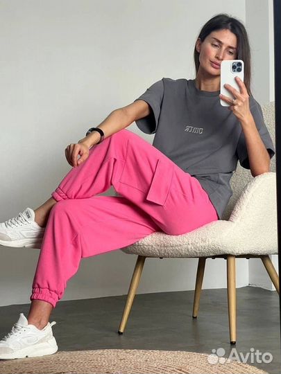 Женский спортивный костюм