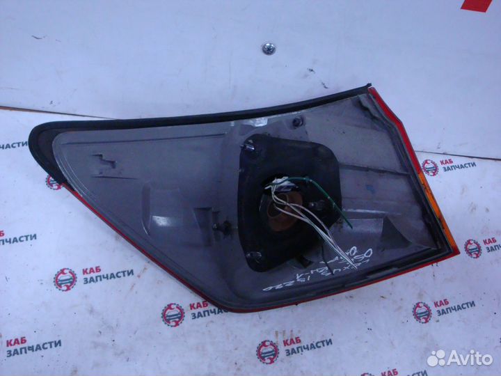 Фонарь задний правый Lexus IS 250