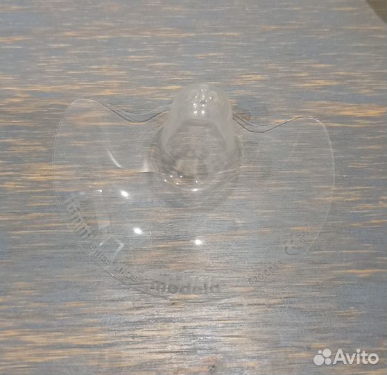 Молокоотсос ручной Medela + соска Calma+ накладки