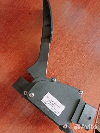 Электронная педаль LADA granta