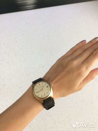 Часы СССР Полет механические с боковым календарем