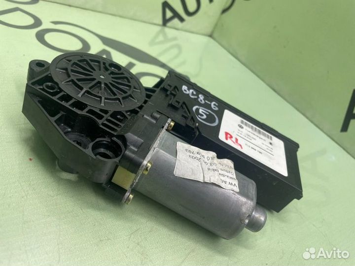 Мотор стеклоподъемника задний левый Volkswagen