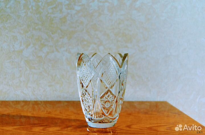 Кувшин для вина и вазы для цветов