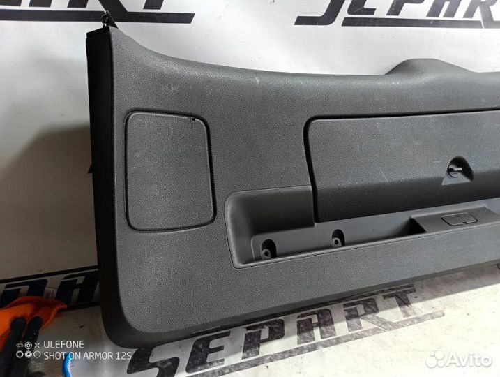 Обшивка крышки багажника Audi Q7 4L 3.0 BUG 2007