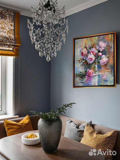 Картина маслом Пионы, букет в стеклянной вазе