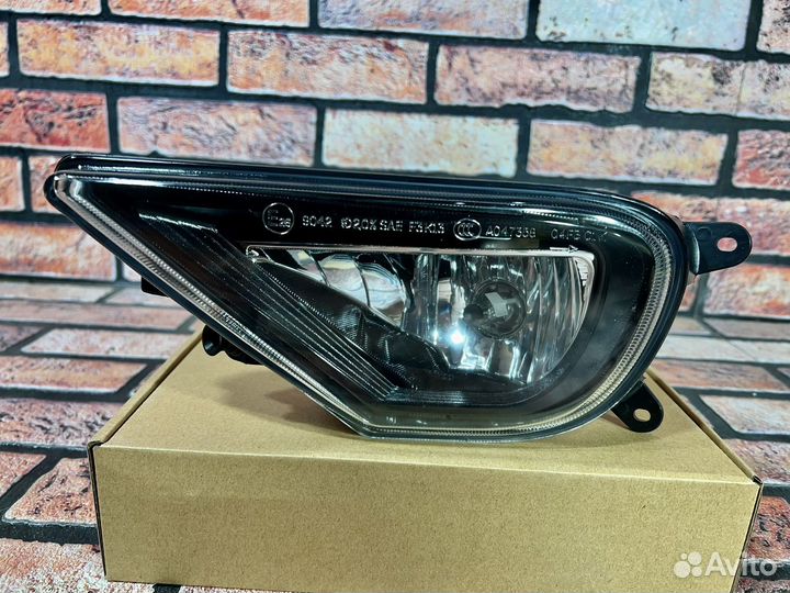 Противотуманка Фольксваген Туарег 2014-2018г